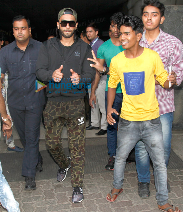 ranveer singh snapped post gym in bandra 1 6