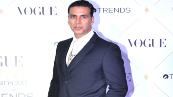SUPERSTAR Akshay Kumar At The Star Studded Vogue Beauty Awards 2017