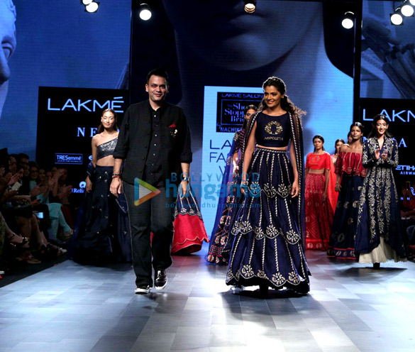 saiyami kher walks the ramp for designer nachiket barve at the lakme fashion week 2017 7