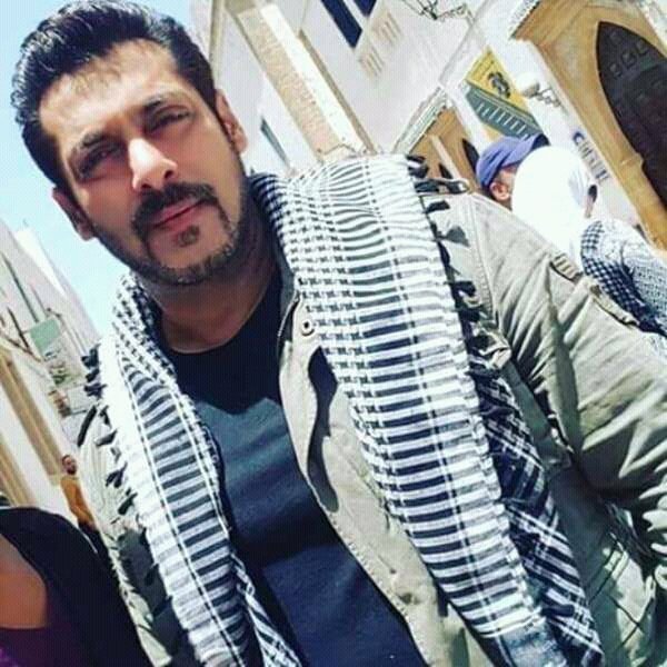 Salman Khan thanks his fans for overwhelming