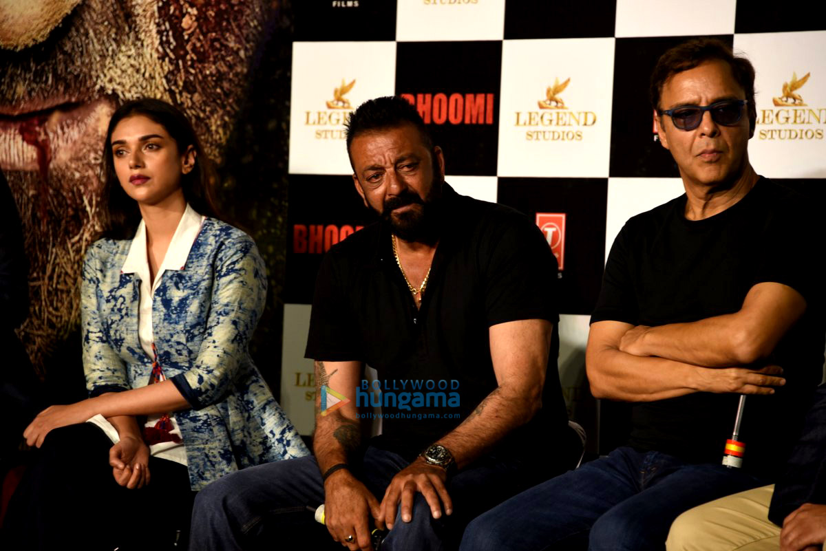 sanjay ranbir rajkumar hirani at the trailer launch of bhoomi 11