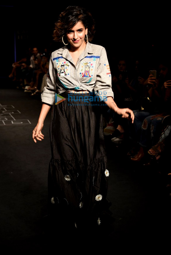 sanya malhotra walks the ramp for the miraki project at lakme fashion week 2017 5