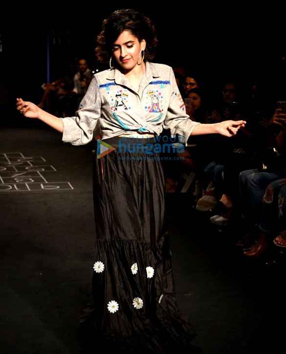 sanya malhotra walks the ramp for the miraki project at lakme fashion week 2017 8