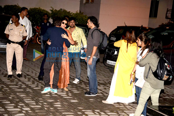 shah rukh khan anushka sharma and imtiaz ali snapped at airport 5