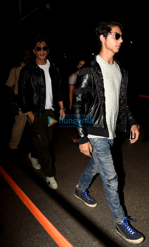 shah rukh khan snapped dropping his son aryan khan at the airport as he departs for usa 2