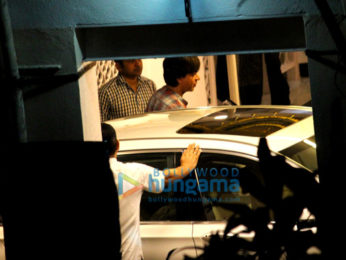 Shah Rukh Khan spotted at Dilip Kumar's house