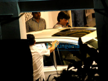 Shah Rukh Khan spotted at Dilip Kumar's house