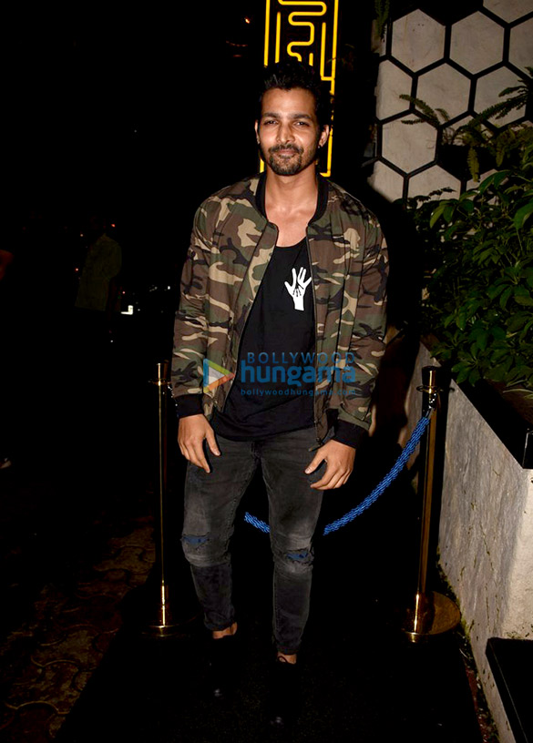 shah rukh sushant singh kriti sanon grace rohini iyers birthday bash 27