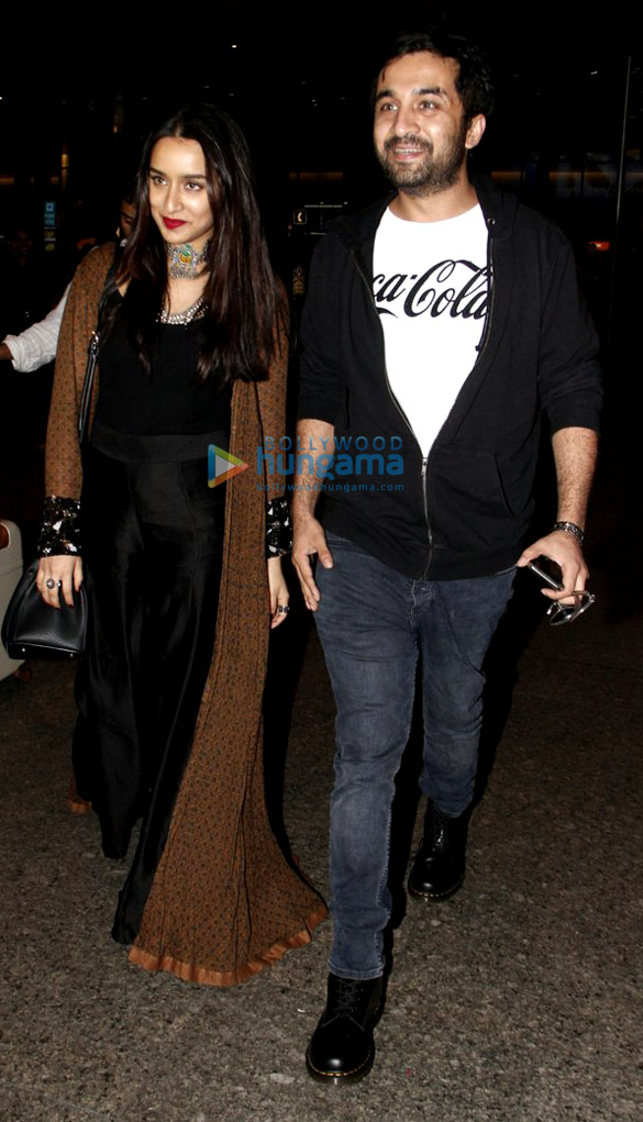 shraddha kapoor siddhanth kapoor and ankur bhatia snapped at the airport 2