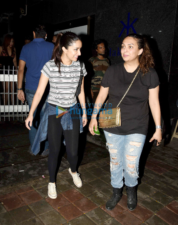 shraddha kapoor snapped with her friend post dinner at hakkasan 5
