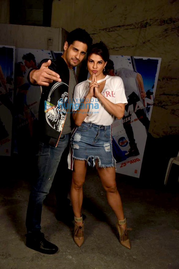 sidharth malhotra and jacqueline fernandez snapped promoting the film a gentleman 3