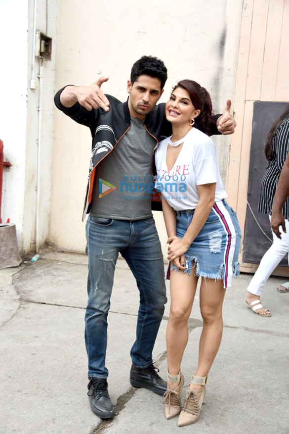 sidharth malhotra and jacqueline fernandez snapped promoting the film a gentleman 4