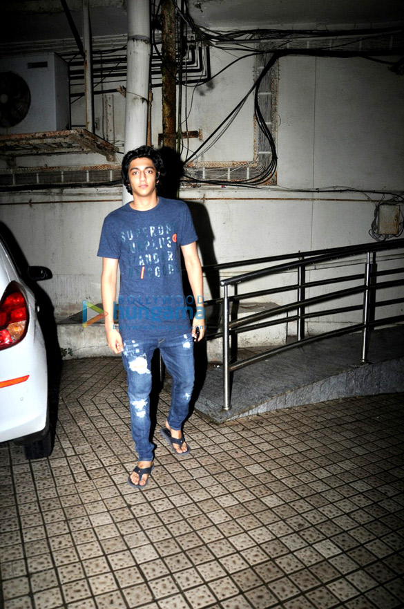 suhana khan and ahaan panday snapped post a movie at pvr juhu 5