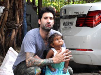 Sunny Leone's husband Daniel Weber snapped with baby Nisha