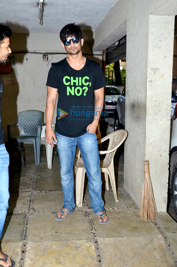 sushant and sara snapped post meeting 1