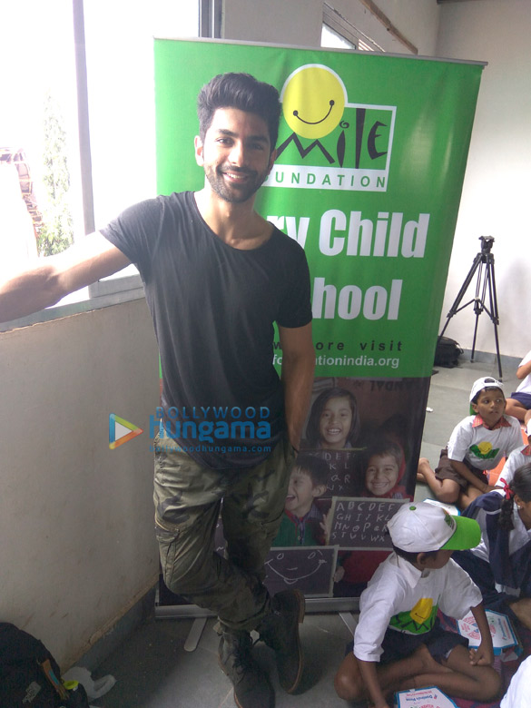 taaha shah snapped visiting the ngo smile foundation 7