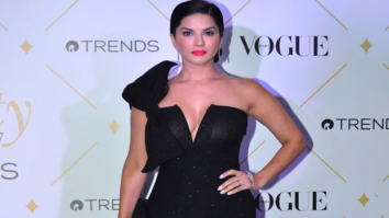 SIZZILING Sunny Leone OPENS UP About Her Daughter | Vogue Beauty Awards 2017