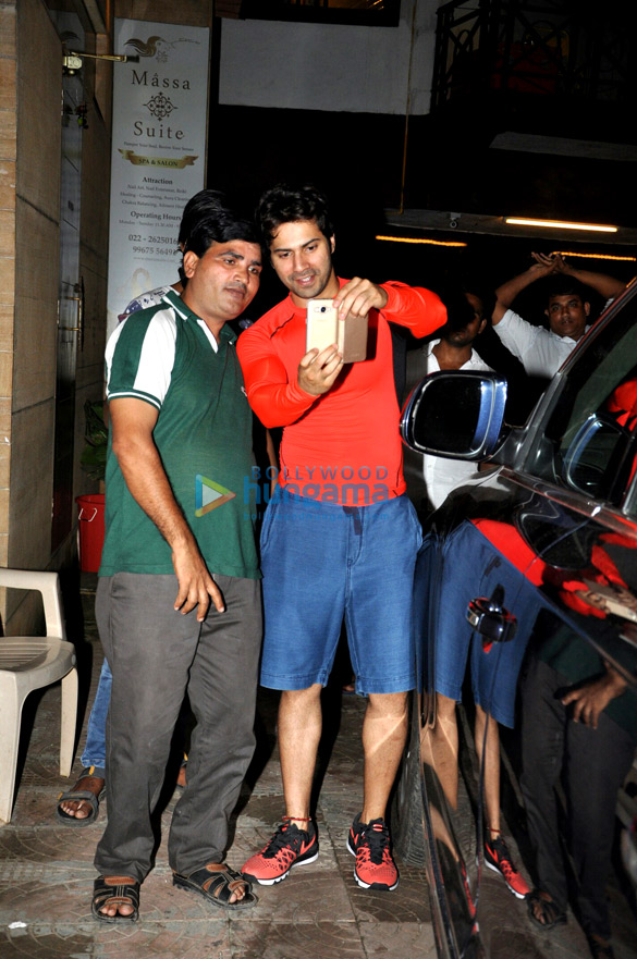 varun dhawan snapped post his gym session 1