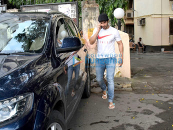 Varun Dhawan snapped post meeting at Shoojit Sircar's office in Juhu