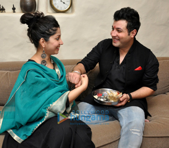varun sharma celebrates raksha bandhan 1