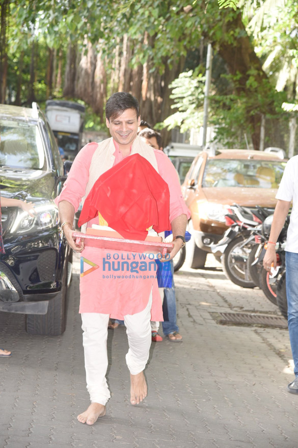 vivek oberoi gets his ganesha home 9