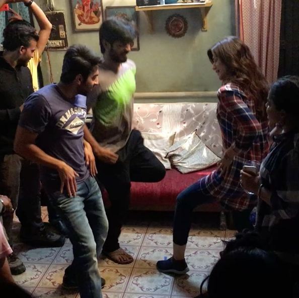 WATCH: Bareilly Ki Barfi stars Ayushmann Khurrana and Kriti Sanon break  into dance on Govinda's song 'Meri Pant Bhi Sexy' : Bollywood News -  Bollywood Hungama