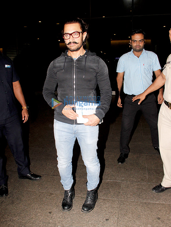 aamir khan kriti sanon ameesha patel and others snapped at the airport 1