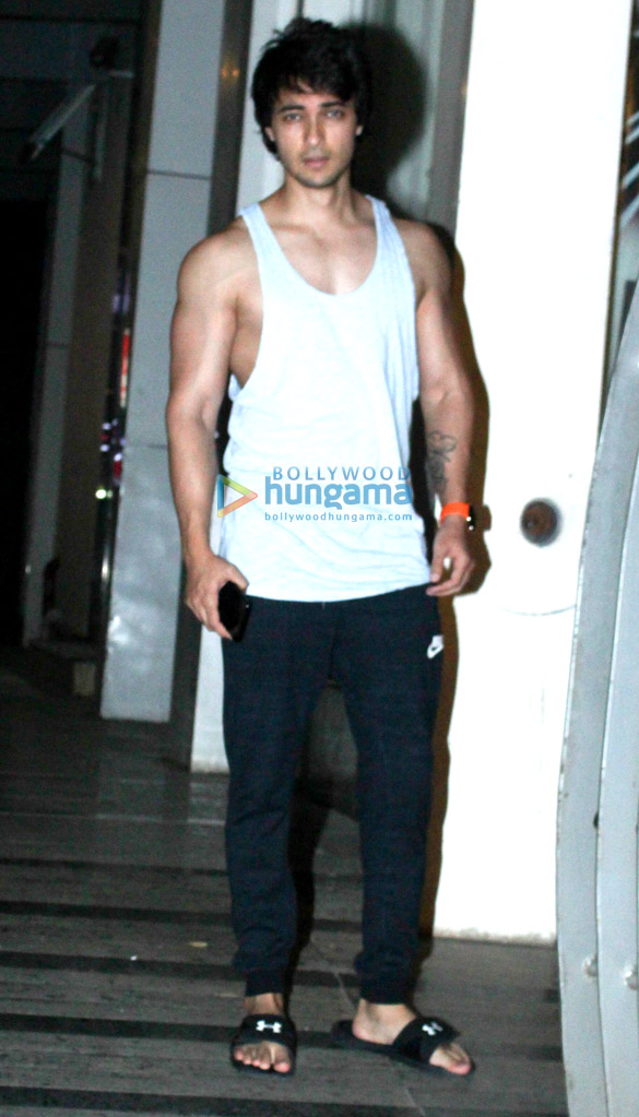 aayush sharma spotted at a khar gym 5