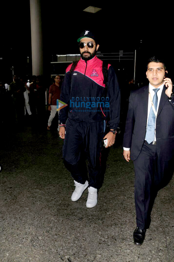 abhishek bachchan arrives at the mumbai airport 1
