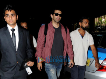 Aditya Roy Kapur, Kriti Sanon, Aditi Rao Hydari and others snapped at airport