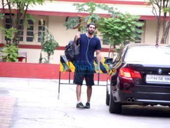 Aditya Roy Kapur snapped at the gym
