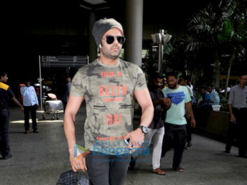 Arjun Kapoor, Evelyn Sharma, Zareen Khan and others snapped at the airport