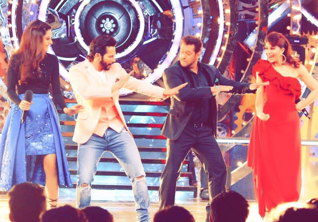 Bigg Boss 11 Salman Khan and Varun Dhawan set the stage on fire with their dance moves, along with Jacqueline Fernandez and Tapsee Pannu