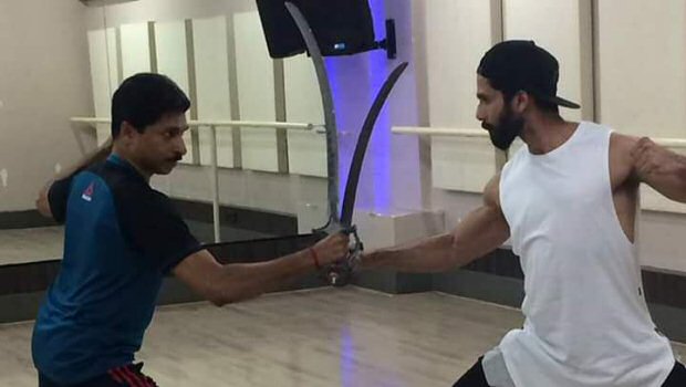 Check out Shahid Kapoor trains in sword fighting for Padmavati2
