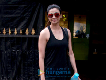 Daisy Shah spotted post lunch