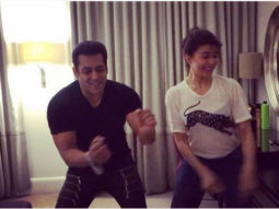 Don’t miss Salman Khan dancing to the tunes of the iconic song ‘Tan Tana Tan’ with Jacqueline Fernandez