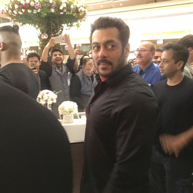 EXCLUSIVE Salman Khan inaugurates Belhasa Driving Centre in Dubai2