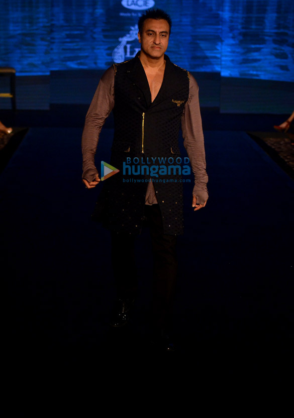 hrithik esha nidhhi walk at tech fashion tour season 3 13