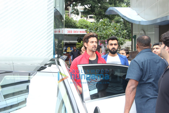 hrithik roshan snapped at akro gym 1
