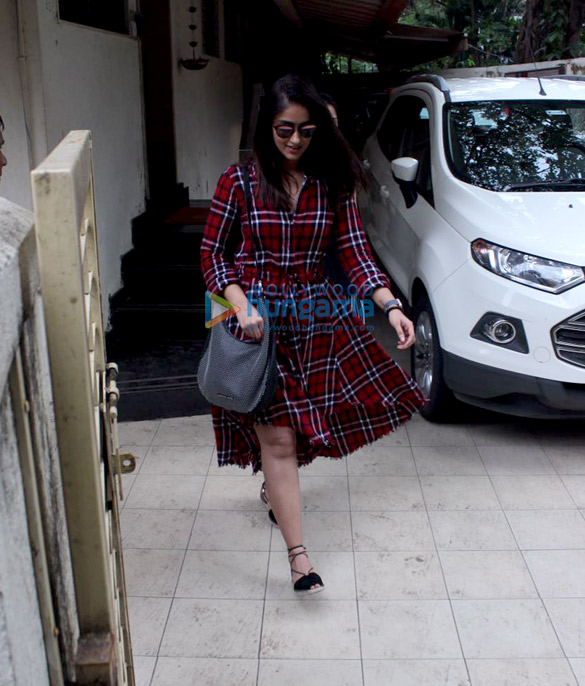 ileana dcruz snapped at matrix office 1 2