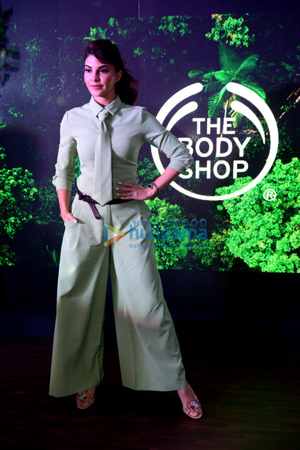 jacqueline fernandez snapped promoting the body shop in delhi 6