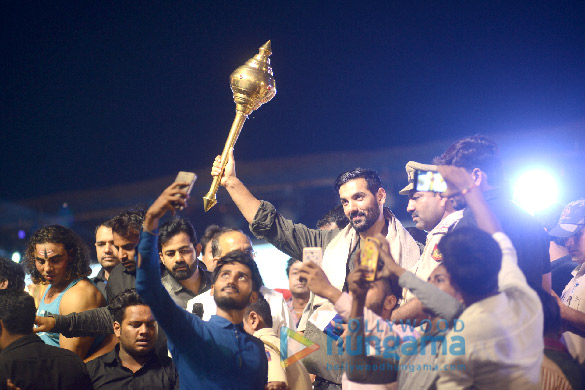 john abraham snapped attending a dussehra celebration in delhi 3