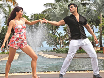 Judwaa 2 shows huge growth on Day 2, likely to end day with approx. 18-19 cr. Judwaa 2 shows huge growth on Day 2, likely to end day with approx. 18-19 cr.