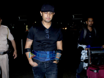 Kangana Ranaut, Hrithik Roshan, Ranveer Singh and Shraddha Kapoor snapped at the airport