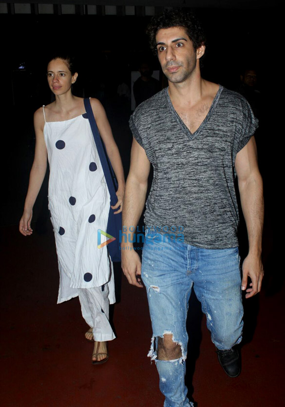 kangna ranaut kalki koechlin and jim sarbh snapped at the airport 2