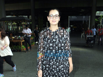 Kriti Sanon, Daisy Shah, Chitrangada Singh and others snapped at the airport