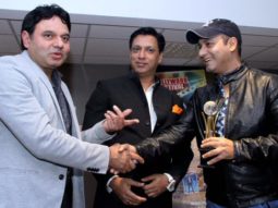 Madhur Bhandarkar awards Faridoon Shahryar for excellence in journalism at Bollywood Festival Norway