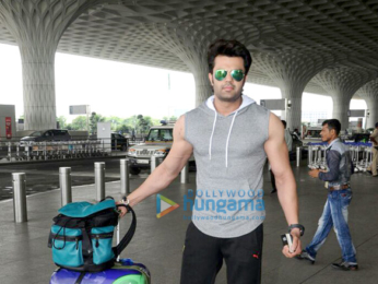 Manish Paul snapped at the airport