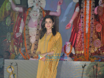 Ranbir Kapoor, Alia Bhatt, Rani Mukherji and others snapped at Durga Pooja in Juhu