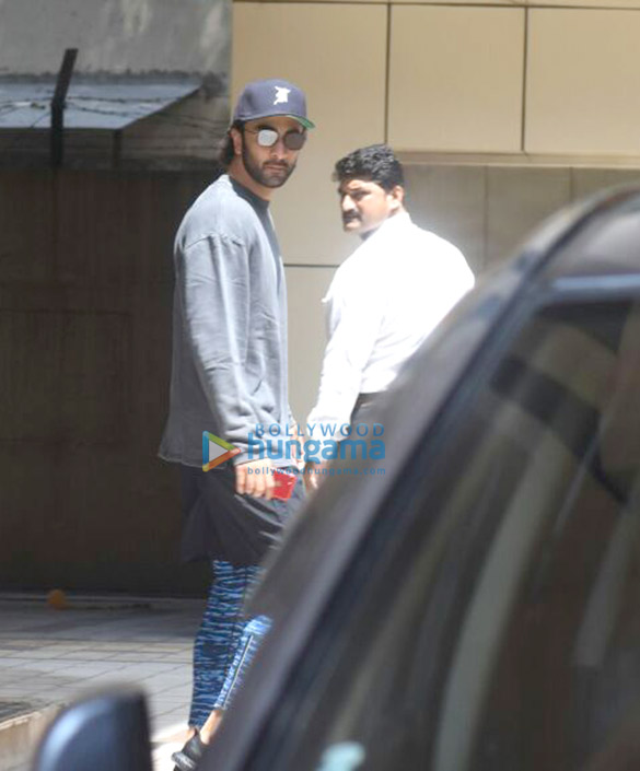 ranbir kapoor snapped post rehearsals for his film dragon in bandra 4